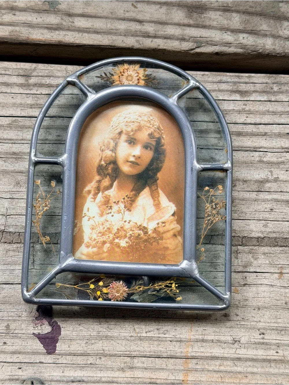 Vintage Pressed Floral Arched Picture Frame Cottagecore‎ Victorian shabby chic